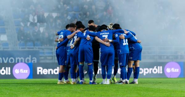 GY�ZELEM A LISTAVEZET� ELLEN!