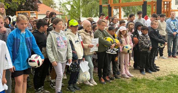 Ism�t iskol�t l�togattunk